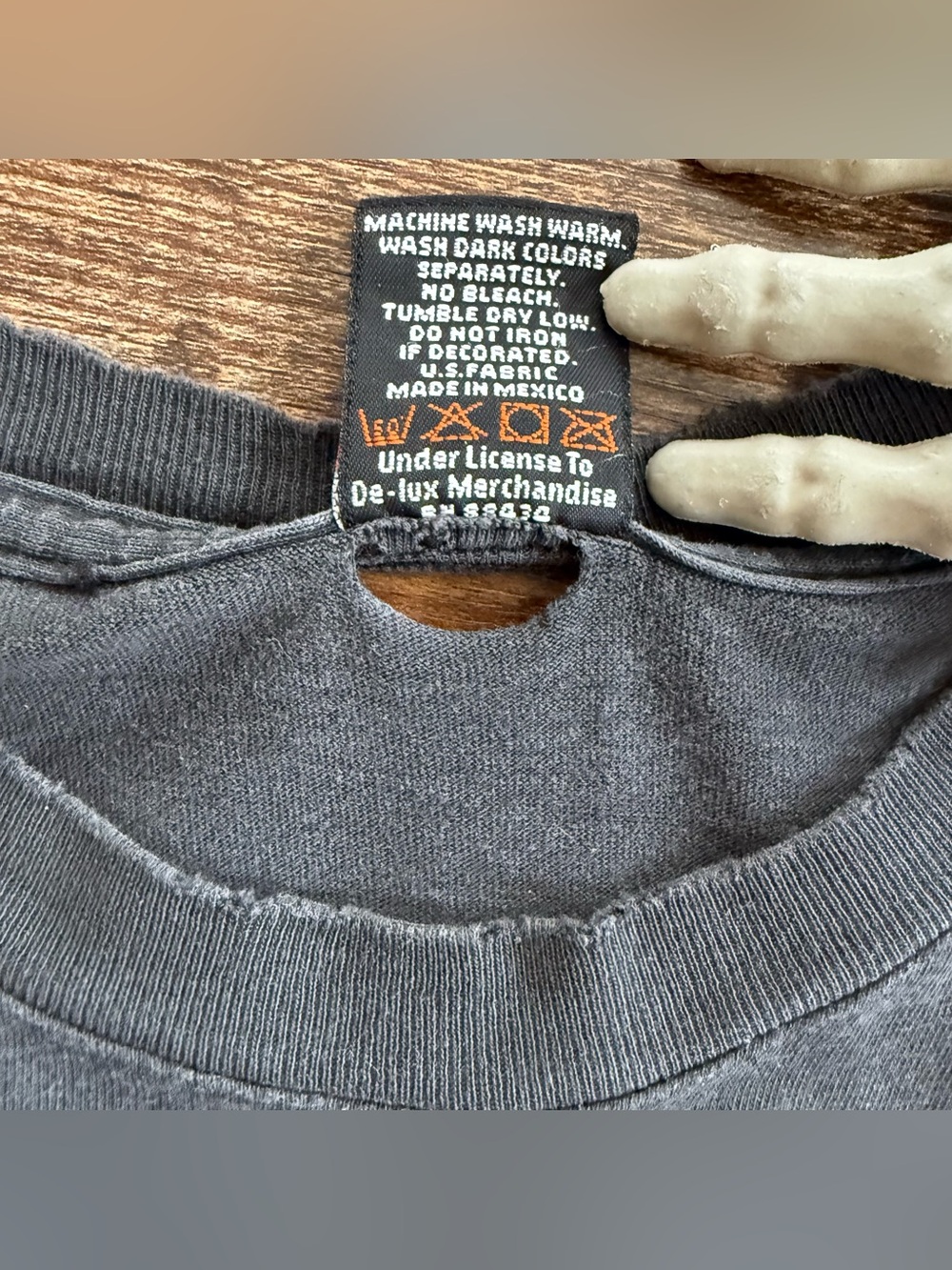 Vintage 90s 2000s Harley Davidson Faded Black Distressed Pocket Tee ~ Size M - Picture 10 of 10
